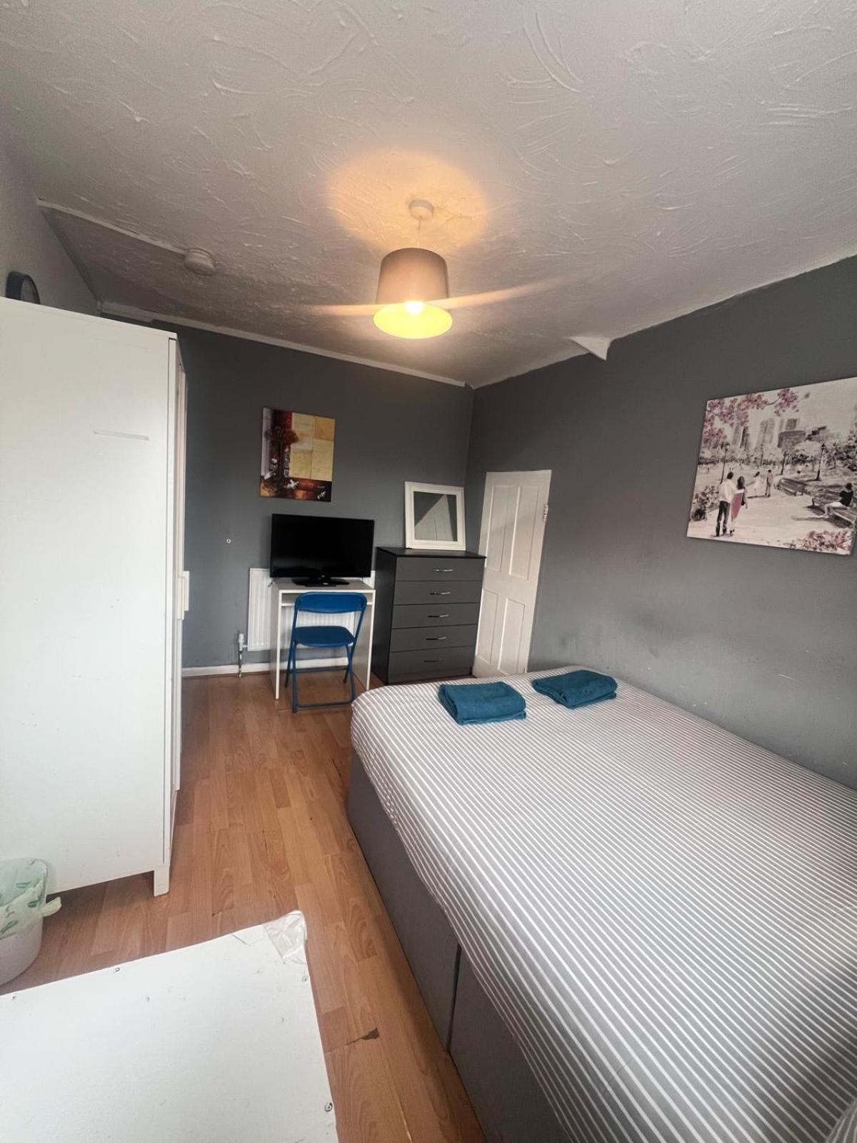 Colebert Avenue Appartement Londen Buitenkant foto