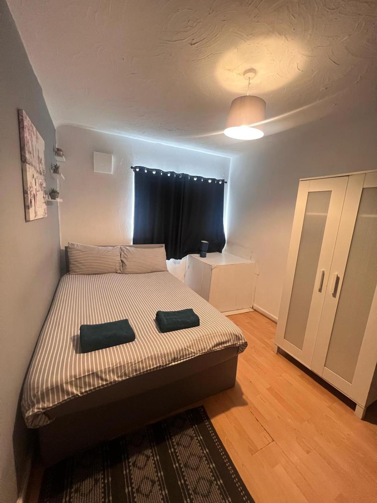 Colebert Avenue Appartement Londen Buitenkant foto