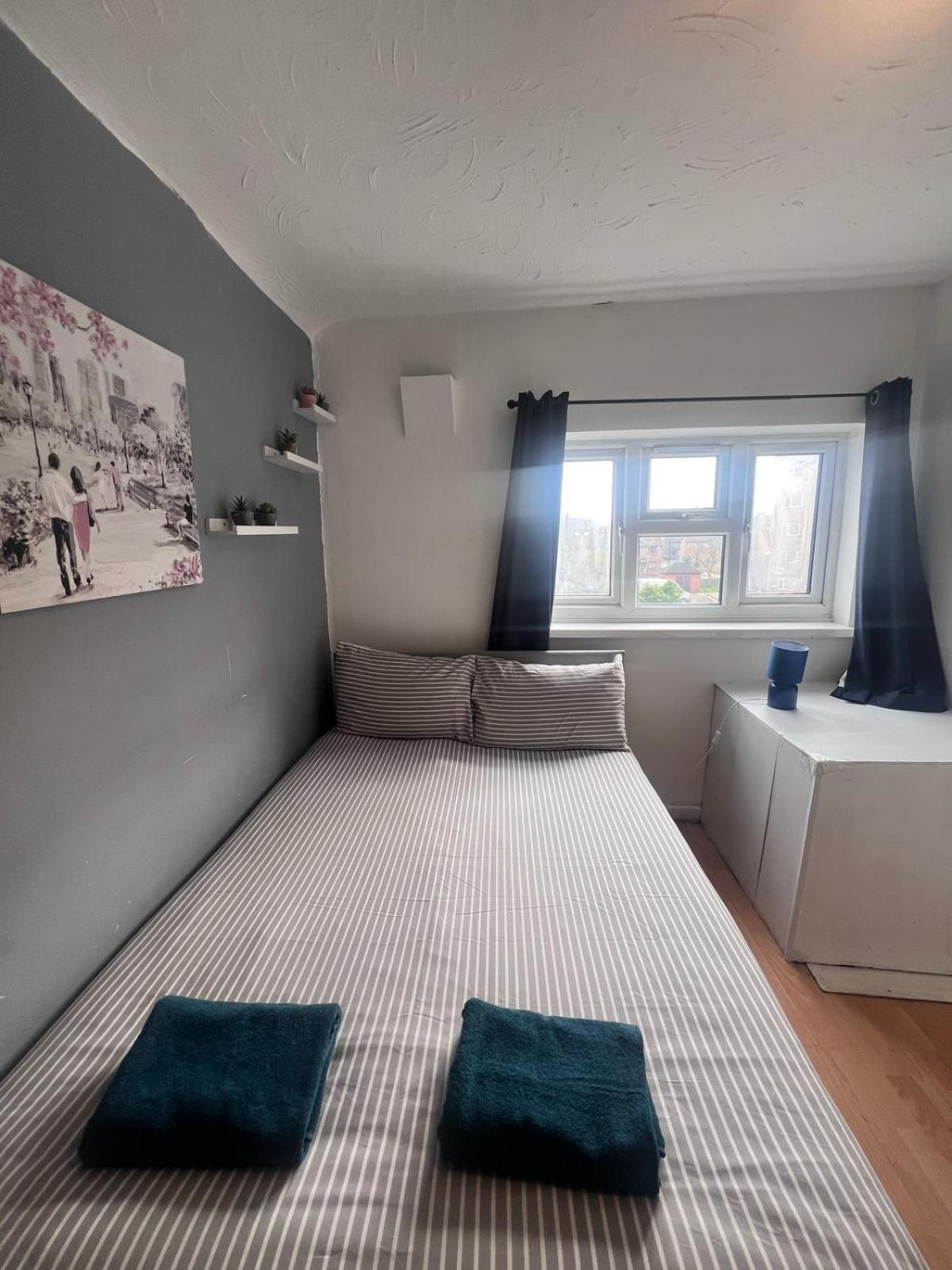 Colebert Avenue Appartement Londen Buitenkant foto